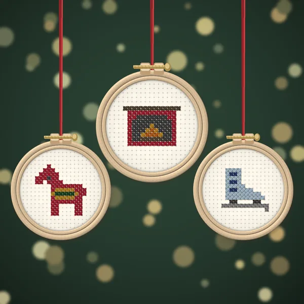 16 Christmas Minis with Robin and Mouse: ornaments